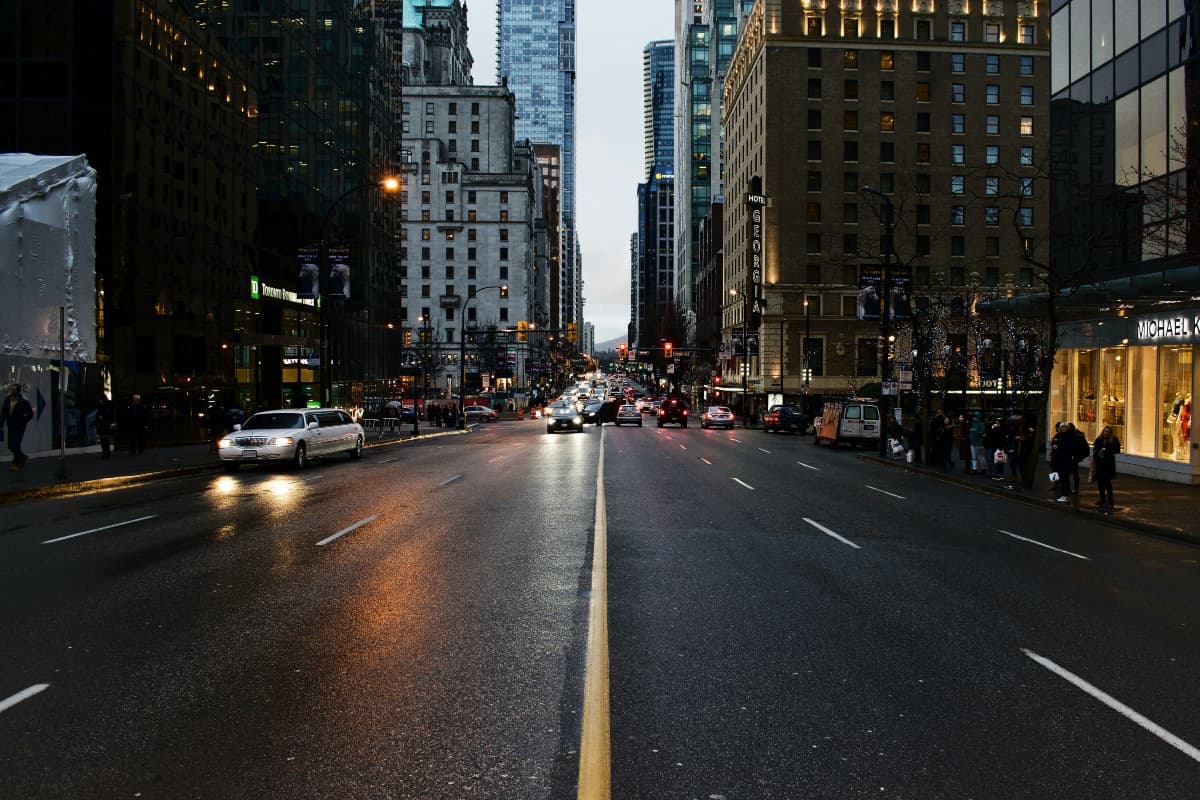 Vancouver ofrece un sistema de transporte público eficiente y accesible.